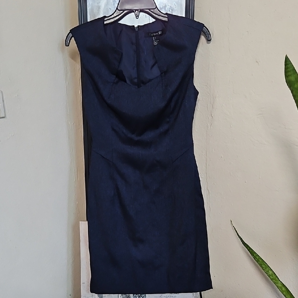 Elegant Black Sleeveless Dress